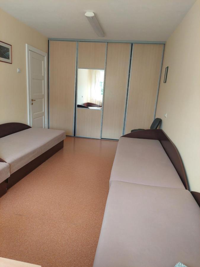 "Veiklus Rietavas" Apgyvendinimas Hostel Bagian luar foto