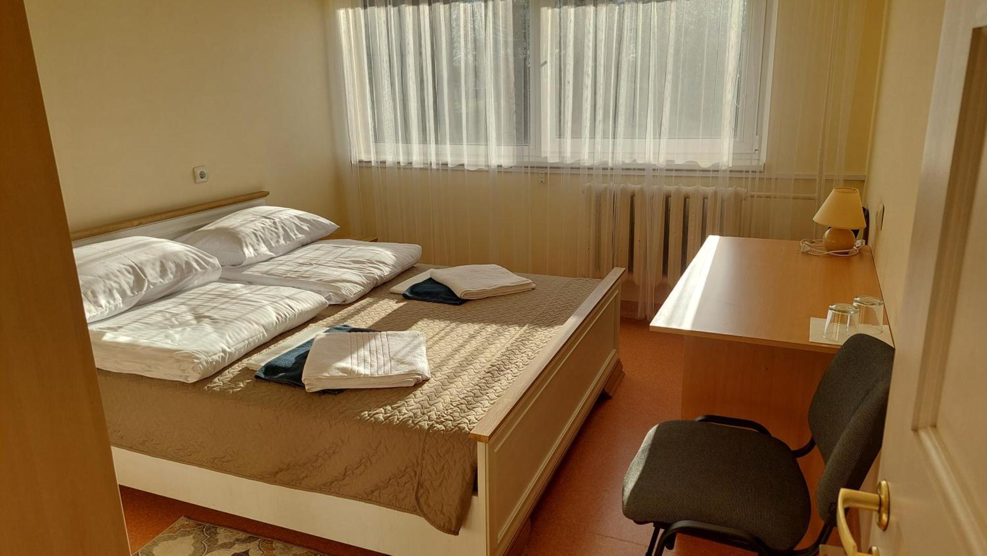 "Veiklus Rietavas" Apgyvendinimas Hostel Bagian luar foto
